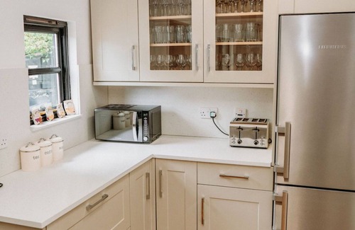 Burnham-on-Crouch Hotel | Creeksea Place Barns