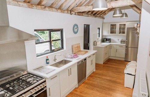 Burnham-on-Crouch Hotel | Creeksea Place Barns