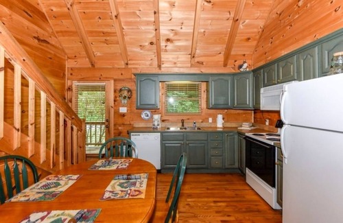 Townsend Cabin | Creekside (2-Bedroom Cabin) - Pets Allowed by RedAwning