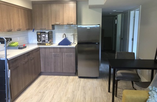 Rutland House | Creekside Boutique Suite in town