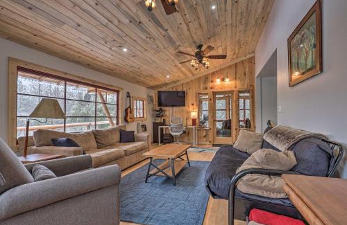 Pinehurst House | Creekside Cabin 8 Mi to Kings Canyon National Park