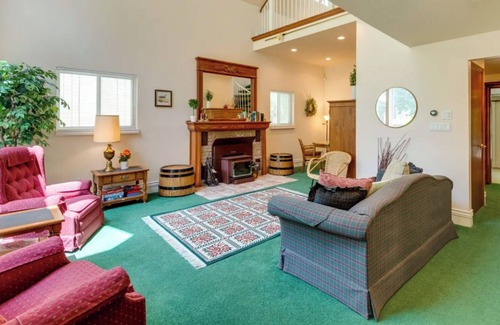 Snowbird Cabin | Creekside Cabin at Vivian Park- 15 min to BYU, 5 min to Sundance