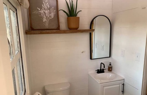 Hico House | Creekside Cabin