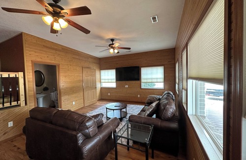 Rose Cabin | Creekside Cabin West Located next to where the Calamus River enters the lake.