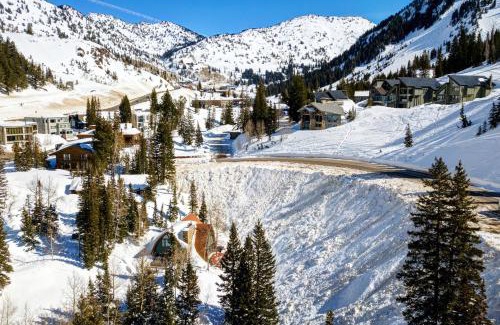 Salt Lake Mountain Resorts House | Creekside Chalet