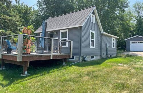 Owatonna House | Creekside cottage