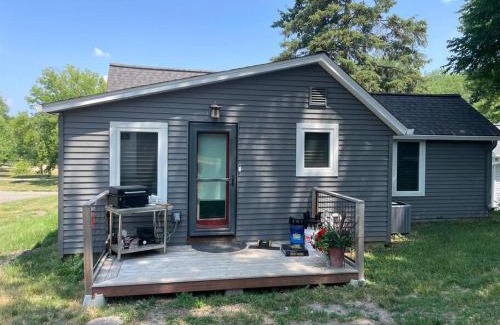 Owatonna House | Creekside cottage