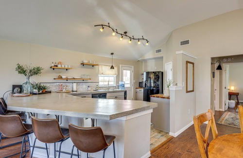 Belton House | Creekside Cottage w/Deck & Hot Tub in Belton
