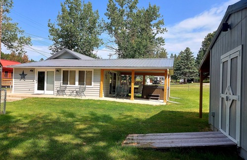 Custer Cabin | Creekside Custer Vacation Cabin