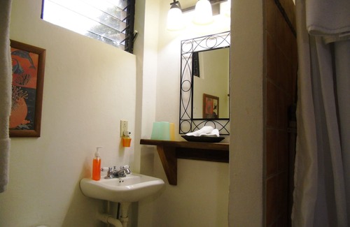 Jacinto Ville Cabin | Creekside Oasis