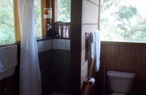 Jacinto Ville Cabin | Creekside Oasis