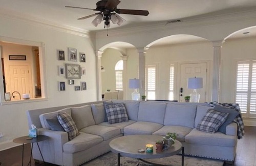 Midlothian House | Creekside Oasis with pool & hot tub- 35 minutes from Downtown Dallas/Forth Worth