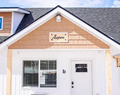 McCammon House | Creekside Rentals Aspen- views hot springs and space