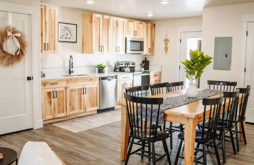 McCammon House | Creekside Rentals Aspen- views hot springs and space