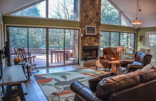 Morganton House | Creekside Retreat