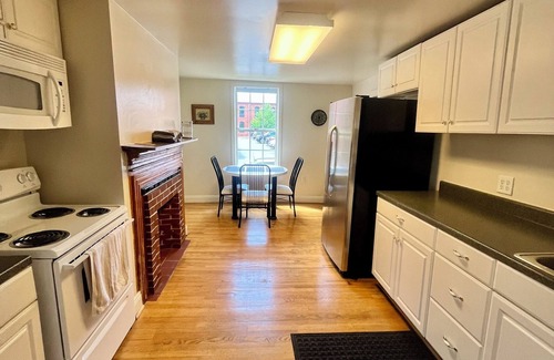 Frederick House | Creekside Suite Downtown Frederick Maryland Near Restaurants & Wedding Venue!