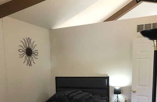 Attica Villa | Creekside Treehouse-Hot Tub, Pets permitted