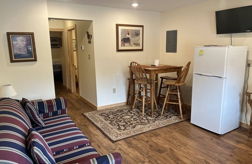 Buffalo Apartment | Creekside Vacation Rentals- Adults Only