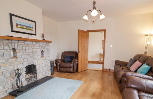 Portnablagh Cottage | CREESLOUGH VIEW, pet friendly in Creeslough, County Donegal