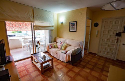 Creixell Apartment | Creixell Apartment with 3 Rooms