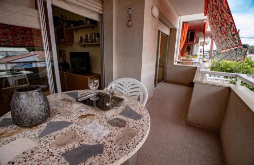 Creixell Apartment | Creixell Apartment with 3 Rooms