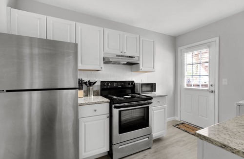 Mobile Apartment | Creme Castle (5 mins From Downtown)