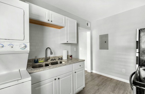 Mobile Apartment | Creme Castle (5 mins From Downtown)