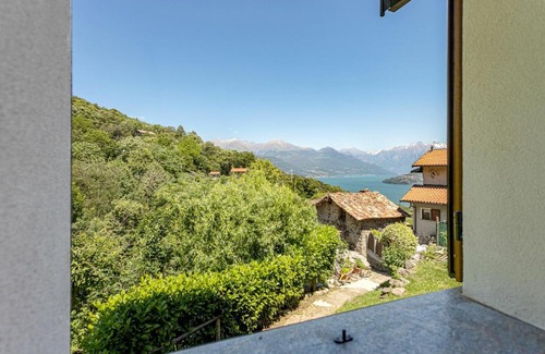 Cremia House | Cremia Suits by Halldis