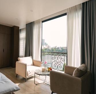Nhat Tan Apartment | Crescendo Stylist Studio Lakeview