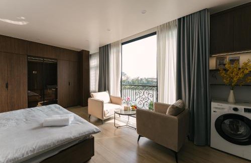 Nhat Tan Apartment | Crescendo Stylist Studio Lakeview