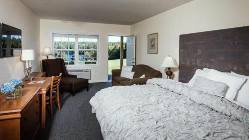 Wolfeboro Hotel | Crescent Lake Inn and Suites