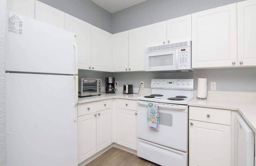 Tampa Apartment | Crescent Palms - Near Brandon, Tampa, Riverview