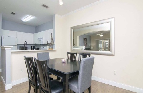 Tampa Apartment | Crescent Palms - Near Brandon, Tampa, Riverview