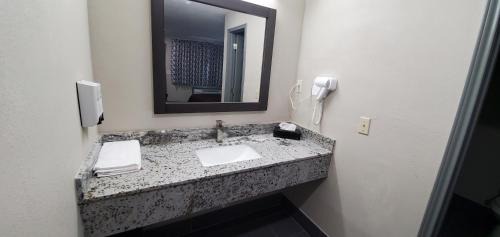 Littlefield Hotel | Crescent Park Motel & Suites