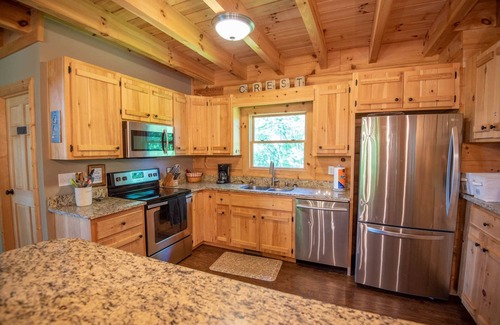 Lansing Cabin | Crest Cabin - Blue Ridge Mountain Log Cabin - Views - Fireplace - River Access!
