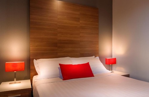 St Kilda Hotel | Crest on Barkly Hotel