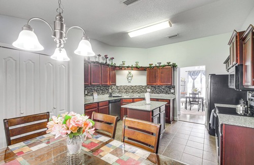 Crestview House | Crestview Family Home: Screened Porch & Games!