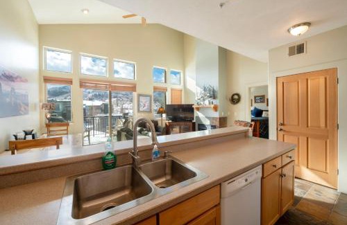 Kimball Junction Apartment | Crestview Large 2BR/2.5BA with loft