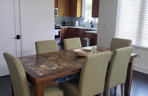 Brentwood House | Crestview Townhome - 10 mins from The Domain, 10 mins from Downtown