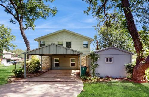 Kingsland House | Crestwood Cove