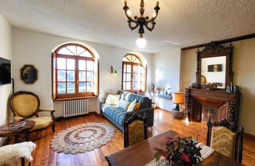 Saint-Pierre Apartment | Cretallaz - Rustic chic with castle view, free parking and WiFi