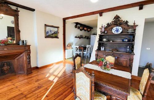 Saint-Pierre Apartment | Cretallaz - Rustic chic with castle view, free parking and WiFi