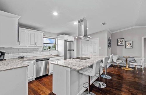 Wylie House | Crew-Friendly | 1-Level · Huge Yard · Big Parking