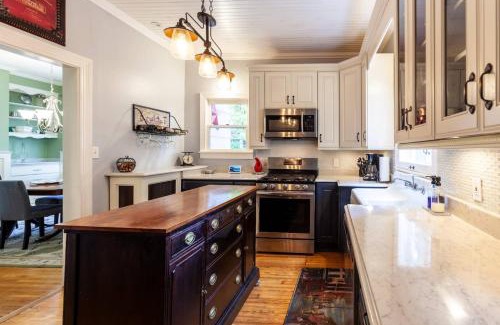 Historic District House | Crew's Quarters