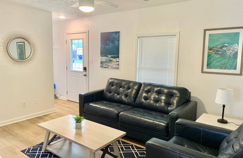 Kokomo Condo | Crisp and Modern one bedroom condo on Northwest side of Kokomo