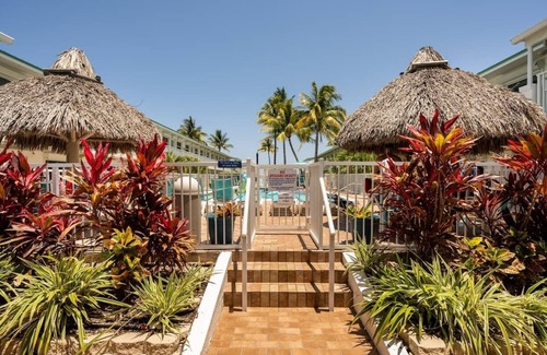 Key Colony Beach Apartment | Crisp & Clean Condo, Steps to Beach & Pool in Key Colony Beach - Ground Floor