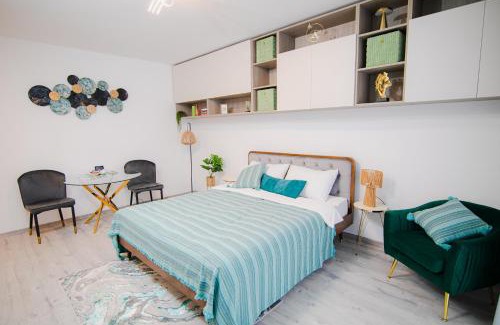 Vladeni Apartment | Cristian Point Apartment With Parking