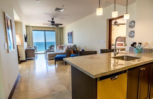 Barrio Los Faroles Hotel | Crocs Resort & Casino