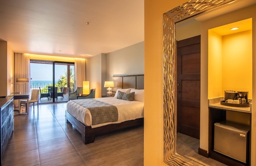 Barrio Los Faroles Hotel | Crocs Resort & Casino