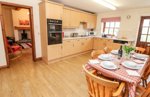 Newton Grange Cottage | CROFT HOUSE, pet friendly, with open fire in Tissington